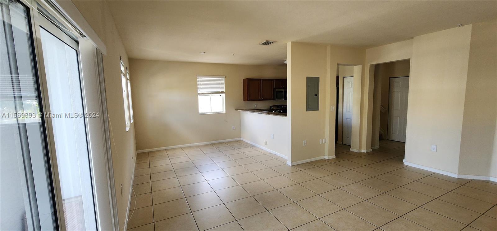 8620 NW 97th Ave 201, Doral, Florida 33178, 3 Bedrooms Bedrooms, ,2 BathroomsBathrooms,Residentiallease,For Rent,8620 NW 97th Ave 201,A11569893