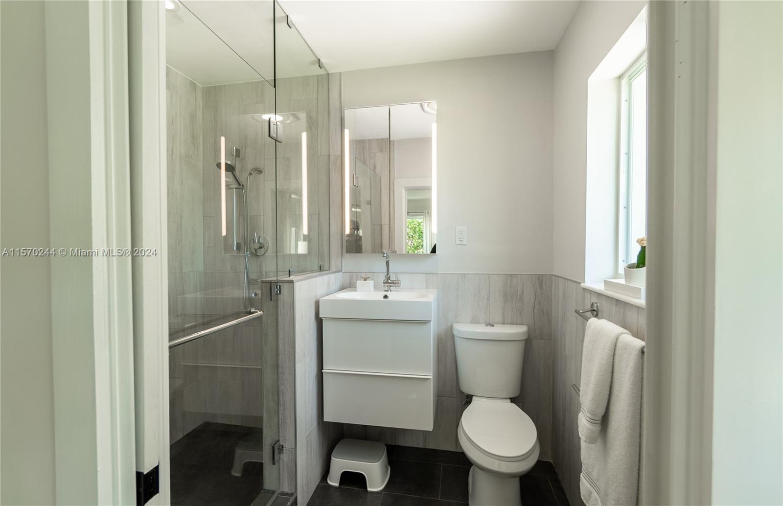 125 NW 95th St, Miami Shores, Florida 33150, 3 Bedrooms Bedrooms, ,2 BathroomsBathrooms,Residential,For Sale,125 NW 95th St,A11570244