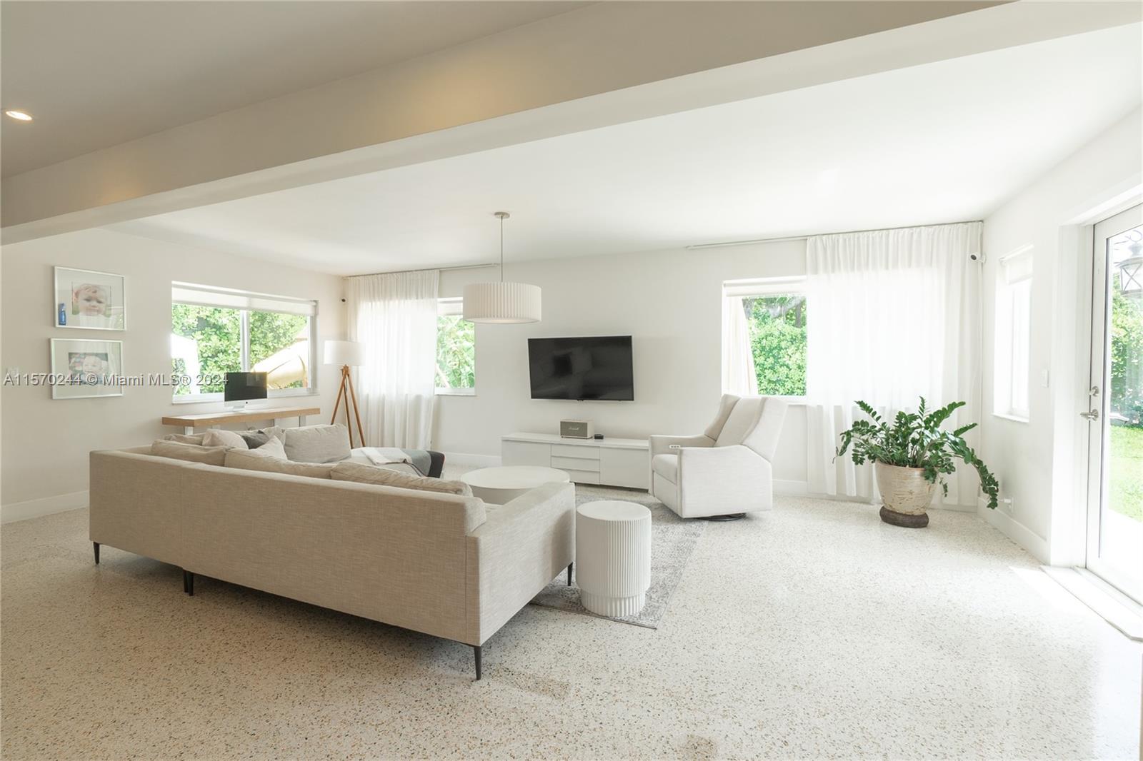 125 NW 95th St, Miami Shores, Florida 33150, 3 Bedrooms Bedrooms, ,2 BathroomsBathrooms,Residential,For Sale,125 NW 95th St,A11570244