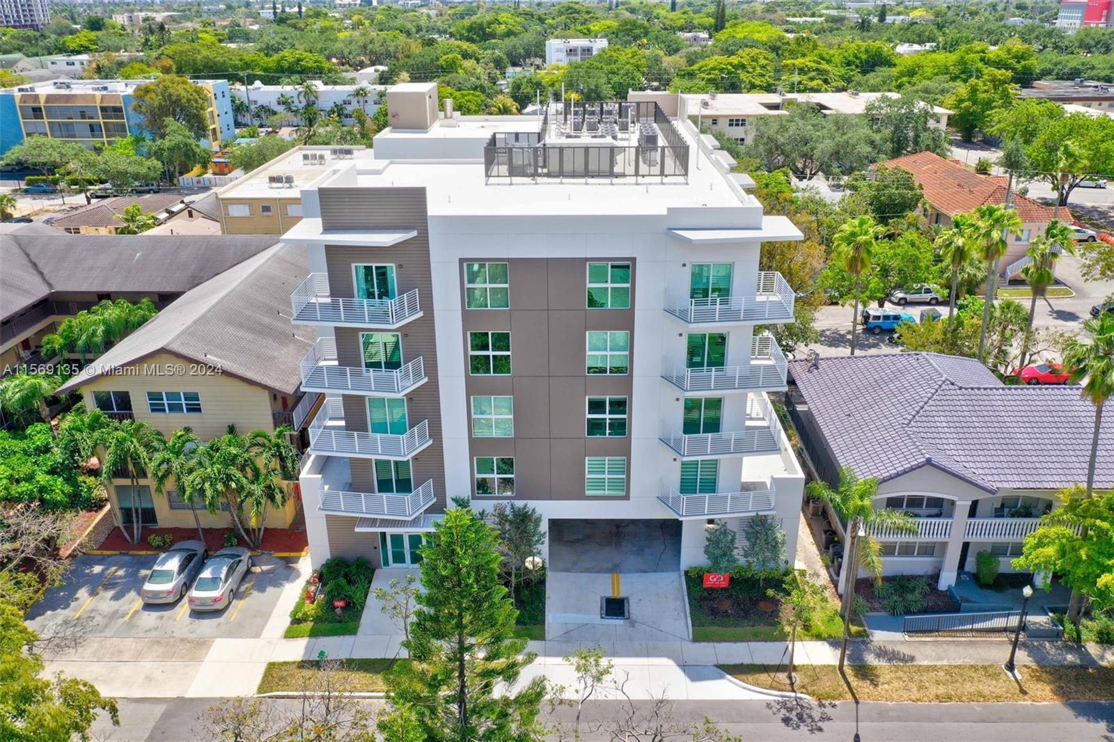 1938 Jackson St 504, Hollywood, Florida 33020, 2 Bedrooms Bedrooms, ,2 BathroomsBathrooms,Residential,For Sale,1938 Jackson St 504,A11569135