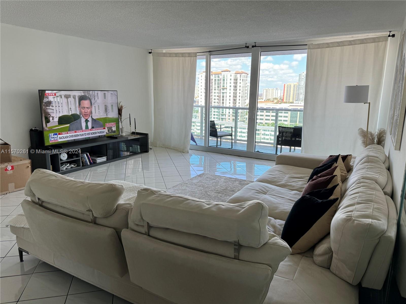 100 Bayview Dr 1428, Sunny Isles Beach, Florida 33160, 2 Bedrooms Bedrooms, ,2 BathroomsBathrooms,Residentiallease,For Rent,100 Bayview Dr 1428,A11570261