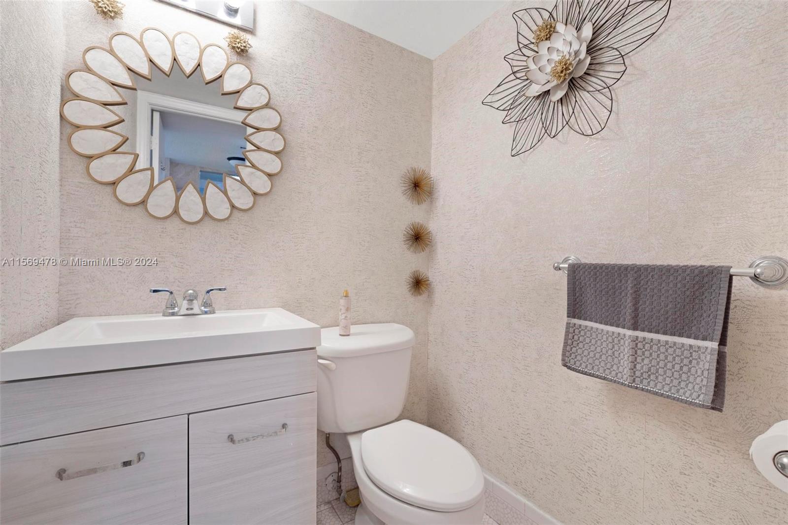 1801 S Ocean Dr 536, Hallandale Beach, Florida 33009, 1 Bedroom Bedrooms, ,1 BathroomBathrooms,Residential,For Sale,1801 S Ocean Dr 536,A11569478