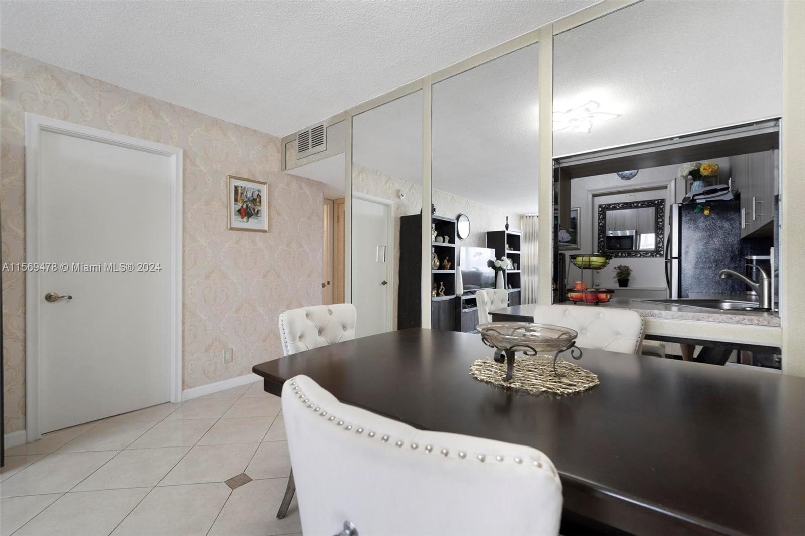 1801 S Ocean Dr 536, Hallandale Beach, Florida 33009, 1 Bedroom Bedrooms, ,1 BathroomBathrooms,Residential,For Sale,1801 S Ocean Dr 536,A11569478