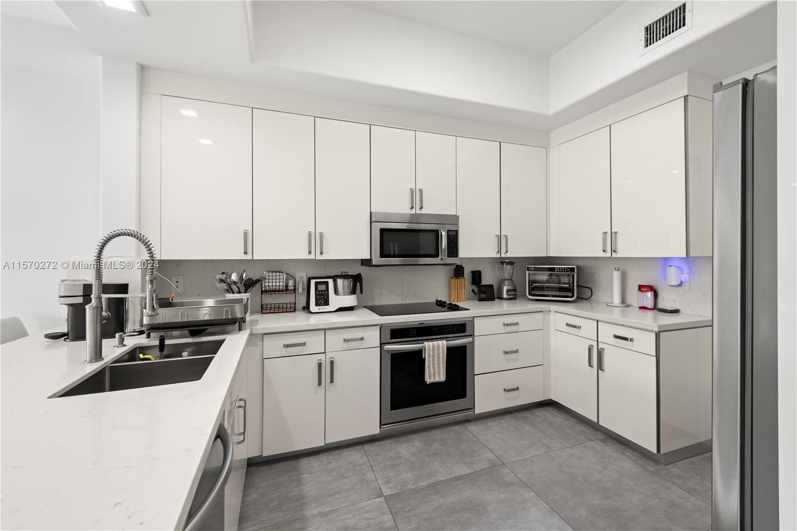 3172 NE 211th St 0, Aventura, Florida 33180, 3 Bedrooms Bedrooms, ,3 BathroomsBathrooms,Residentiallease,For Rent,3172 NE 211th St 0,A11570272