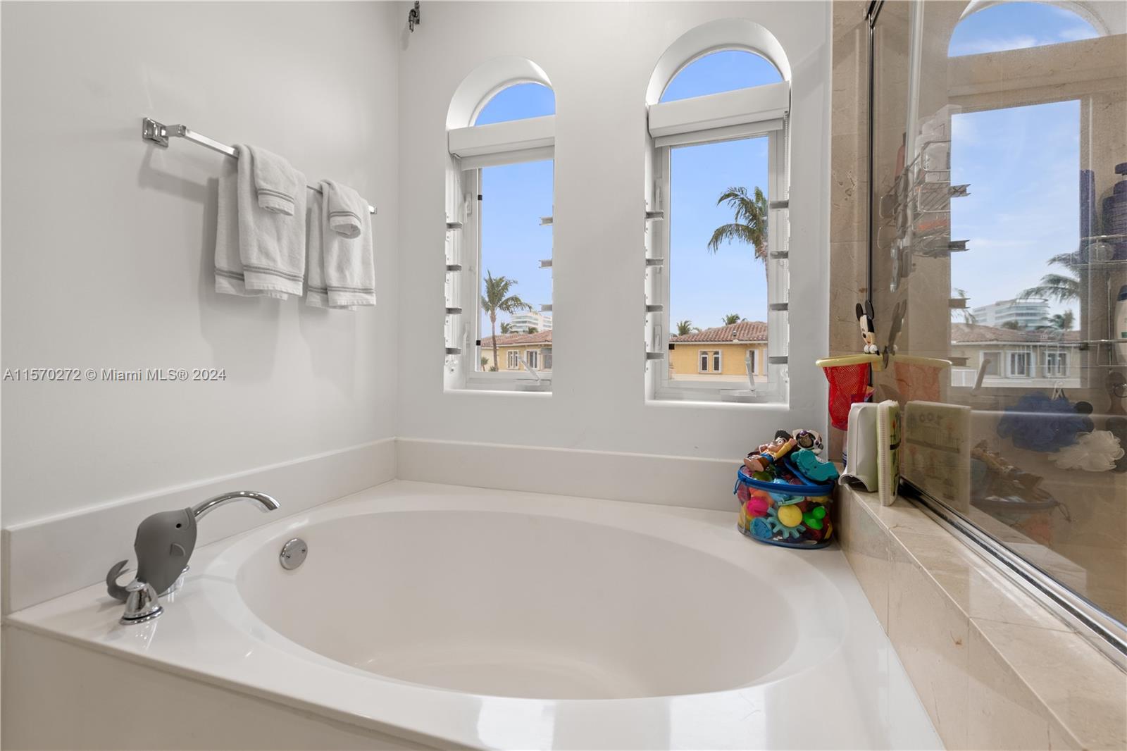 3172 NE 211th St 0, Aventura, Florida 33180, 3 Bedrooms Bedrooms, ,3 BathroomsBathrooms,Residentiallease,For Rent,3172 NE 211th St 0,A11570272