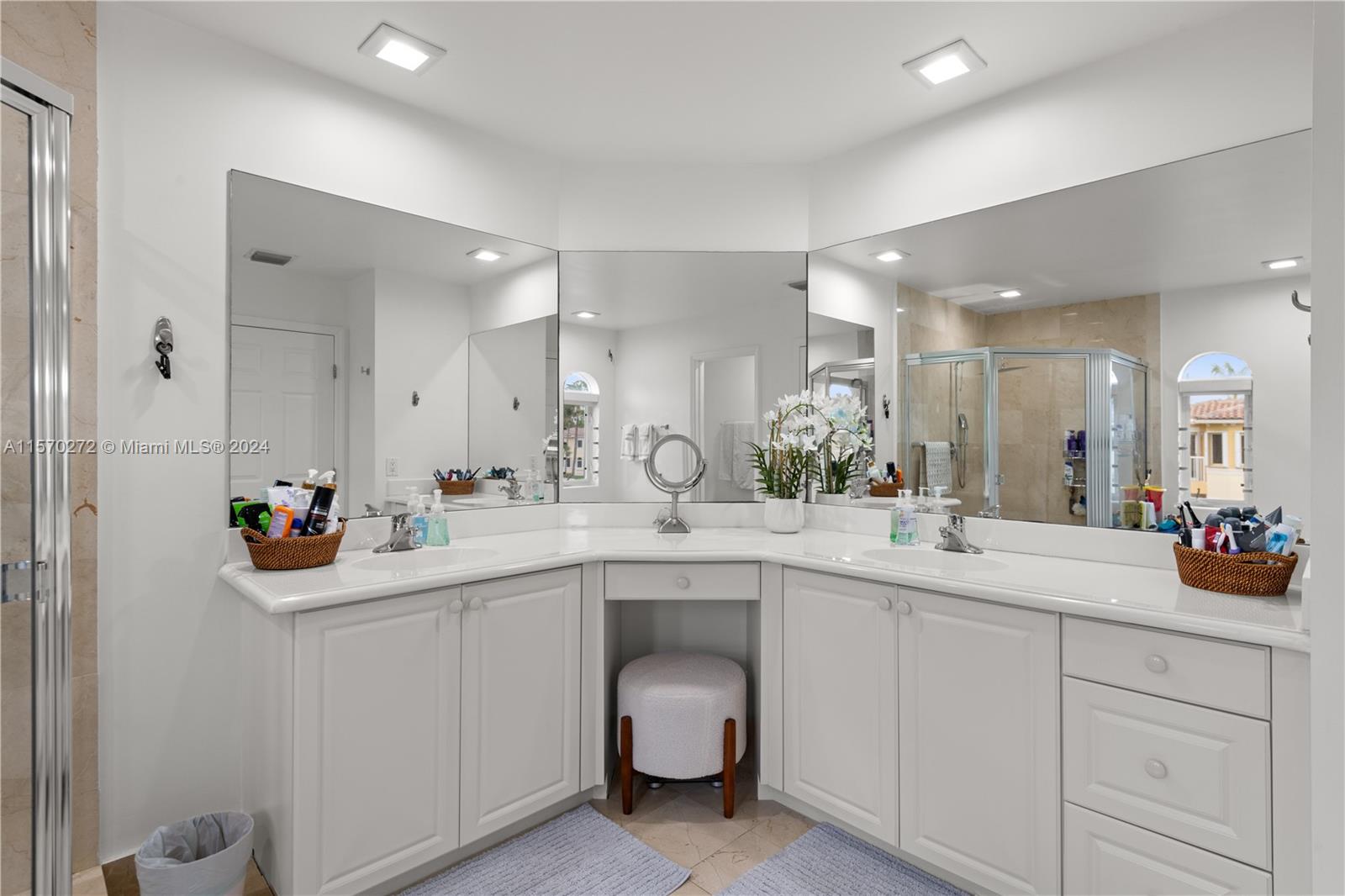 3172 NE 211th St 0, Aventura, Florida 33180, 3 Bedrooms Bedrooms, ,3 BathroomsBathrooms,Residentiallease,For Rent,3172 NE 211th St 0,A11570272