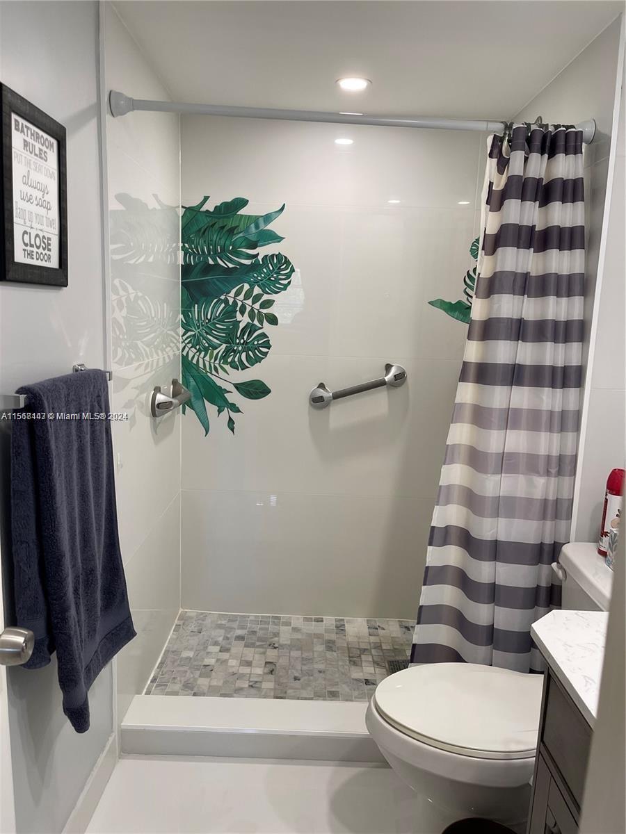 501 Blue Heron Dr 319-A, Hallandale Beach, Florida 33009, 2 Bedrooms Bedrooms, ,2 BathroomsBathrooms,Residentiallease,For Rent,501 Blue Heron Dr 319-A,A11568143
