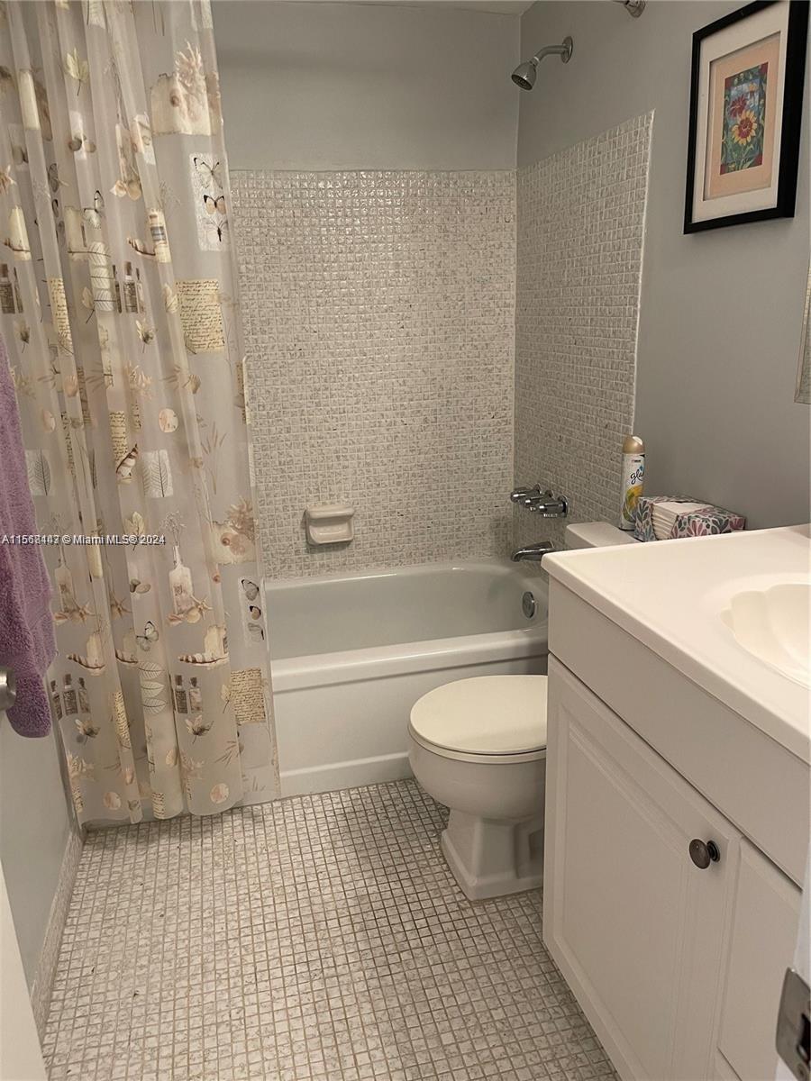 501 Blue Heron Dr 319-A, Hallandale Beach, Florida 33009, 2 Bedrooms Bedrooms, ,2 BathroomsBathrooms,Residentiallease,For Rent,501 Blue Heron Dr 319-A,A11568143