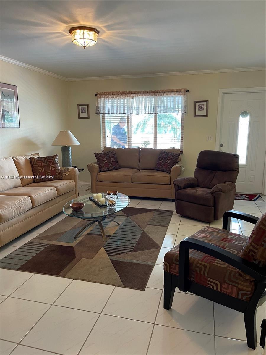 501 Blue Heron Dr 319-A, Hallandale Beach, Florida 33009, 2 Bedrooms Bedrooms, ,2 BathroomsBathrooms,Residentiallease,For Rent,501 Blue Heron Dr 319-A,A11568143
