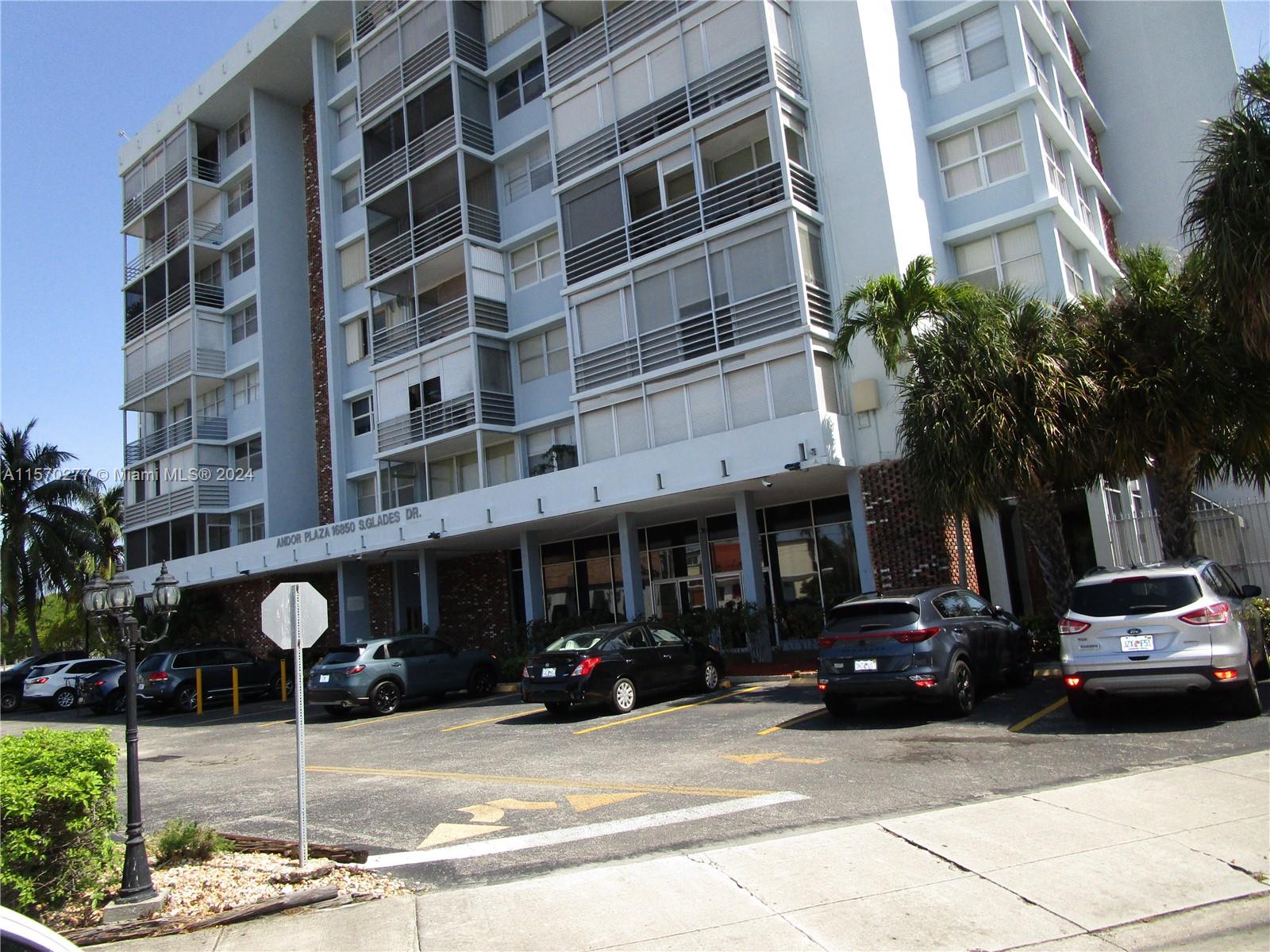 16850 S Glades Dr 2G, North Miami Beach, Florida 33162, 2 Bedrooms Bedrooms, ,2 BathroomsBathrooms,Residential,For Sale,16850 S Glades Dr 2G,A11570277