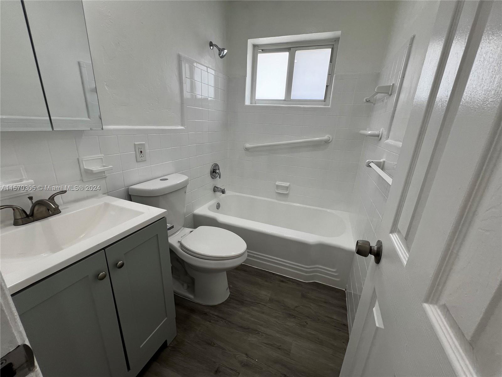 1853 Madison St 1, Hollywood, Florida 33020, 2 Bedrooms Bedrooms, ,1 BathroomBathrooms,Residentiallease,For Rent,1853 Madison St 1,A11570305