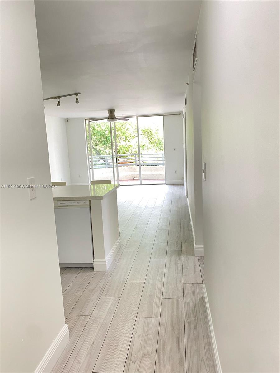 1401 Bay Rd 211, Miami Beach, Florida 33139, 2 Bedrooms Bedrooms, ,2 BathroomsBathrooms,Residentiallease,For Rent,1401 Bay Rd 211,A11569506