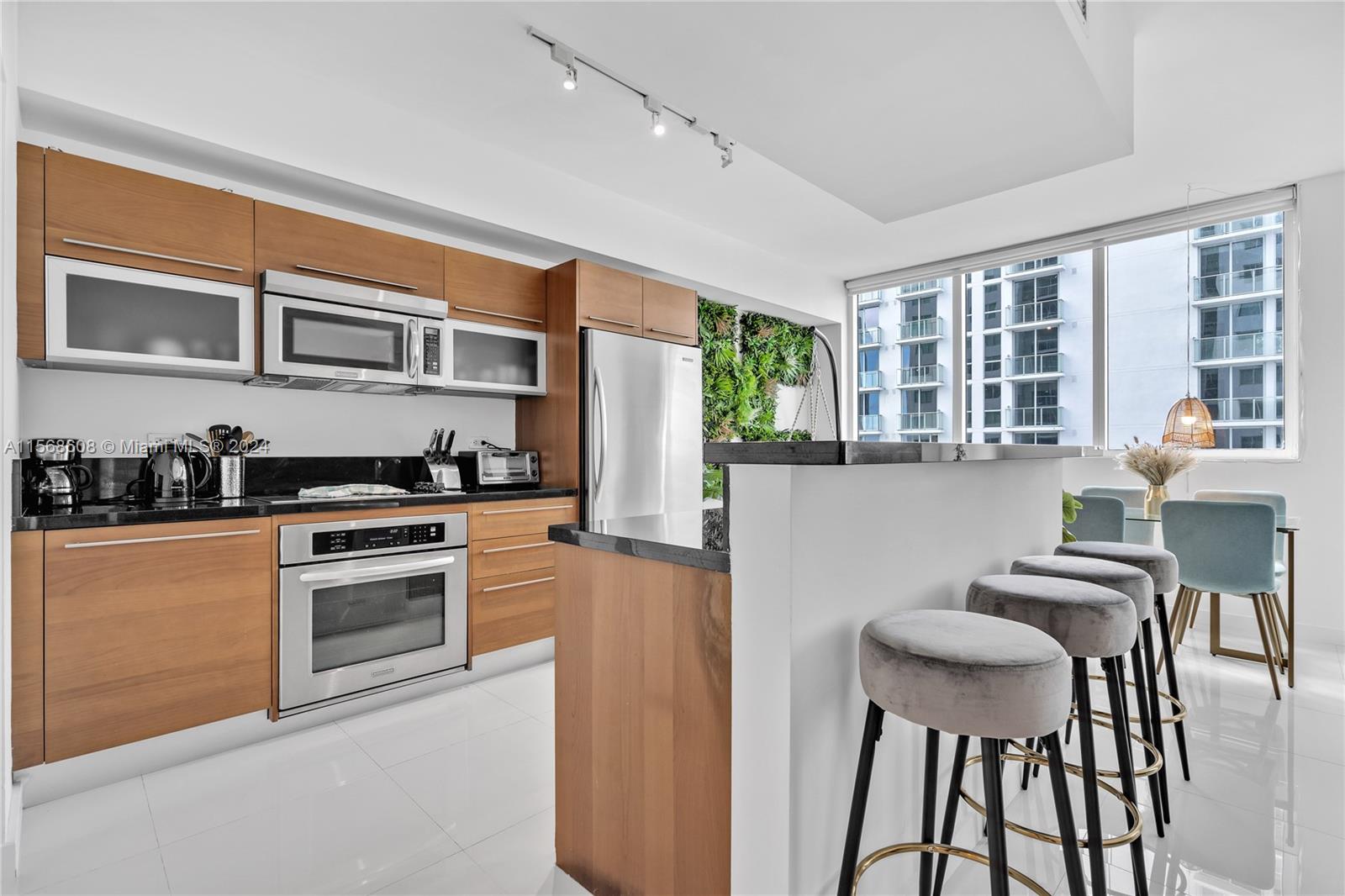 253 NE 2nd St 1802, Miami, Florida 33132, 1 Bedroom Bedrooms, ,2 BathroomsBathrooms,Residentiallease,For Rent,253 NE 2nd St 1802,A11568608