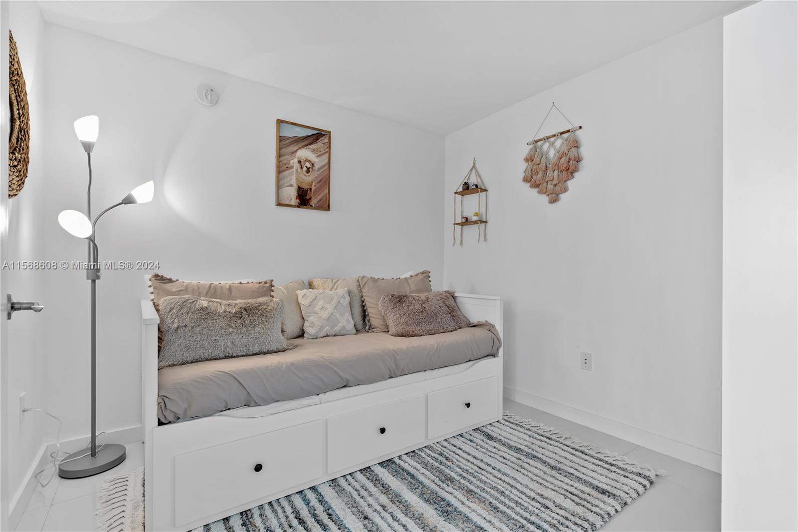 253 NE 2nd St 1802, Miami, Florida 33132, 1 Bedroom Bedrooms, ,2 BathroomsBathrooms,Residentiallease,For Rent,253 NE 2nd St 1802,A11568608