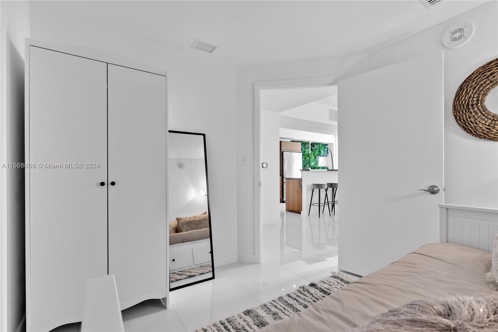253 NE 2nd St 1802, Miami, Florida 33132, 1 Bedroom Bedrooms, ,2 BathroomsBathrooms,Residentiallease,For Rent,253 NE 2nd St 1802,A11568608