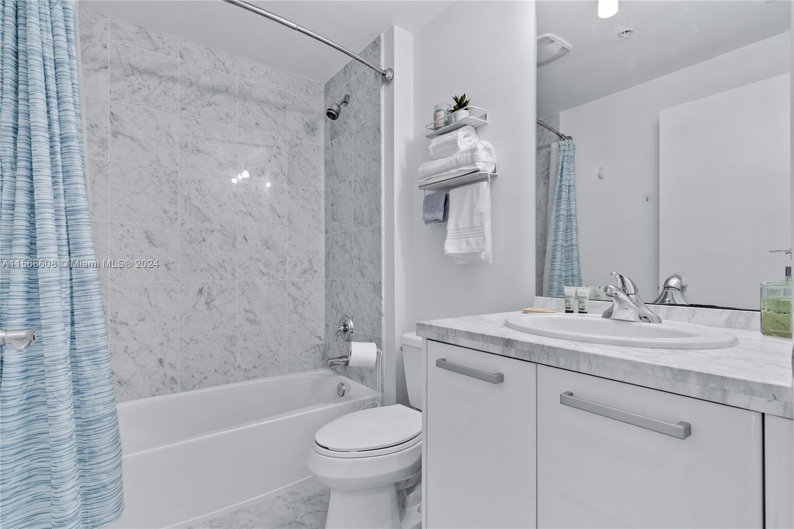 253 NE 2nd St 1802, Miami, Florida 33132, 1 Bedroom Bedrooms, ,2 BathroomsBathrooms,Residentiallease,For Rent,253 NE 2nd St 1802,A11568608