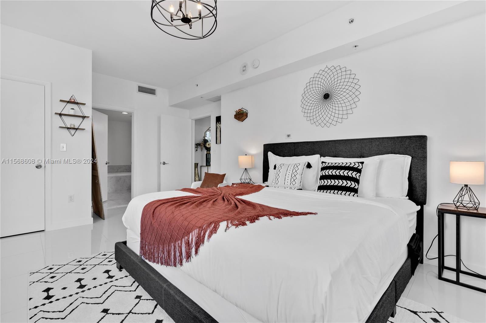 253 NE 2nd St 1802, Miami, Florida 33132, 1 Bedroom Bedrooms, ,2 BathroomsBathrooms,Residentiallease,For Rent,253 NE 2nd St 1802,A11568608
