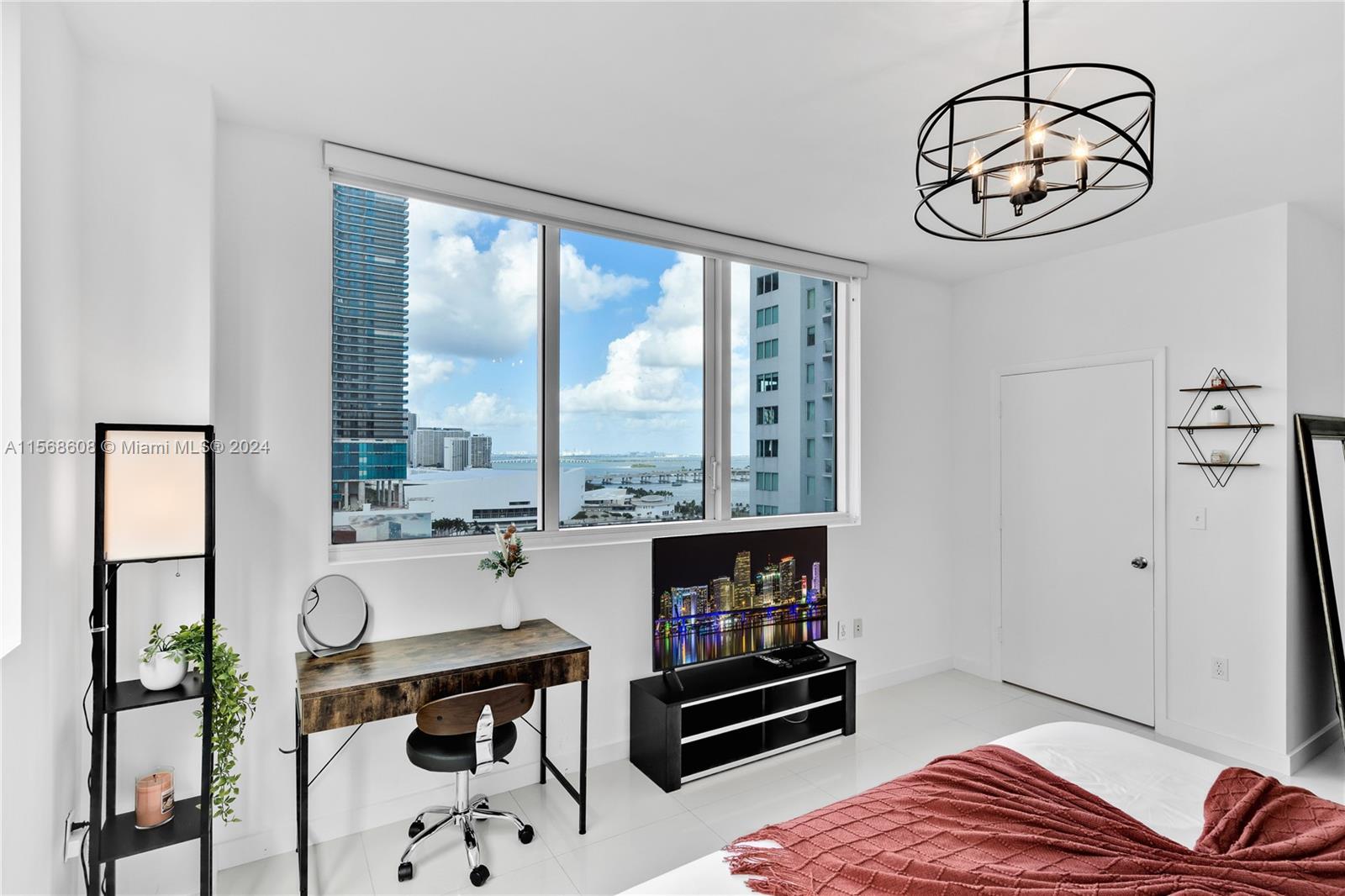 253 NE 2nd St 1802, Miami, Florida 33132, 1 Bedroom Bedrooms, ,2 BathroomsBathrooms,Residentiallease,For Rent,253 NE 2nd St 1802,A11568608