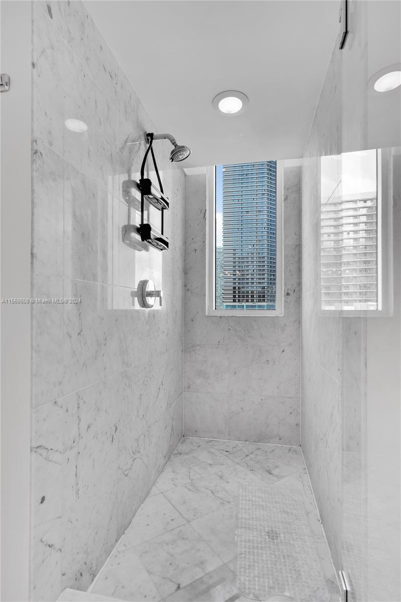 253 NE 2nd St 1802, Miami, Florida 33132, 1 Bedroom Bedrooms, ,2 BathroomsBathrooms,Residentiallease,For Rent,253 NE 2nd St 1802,A11568608
