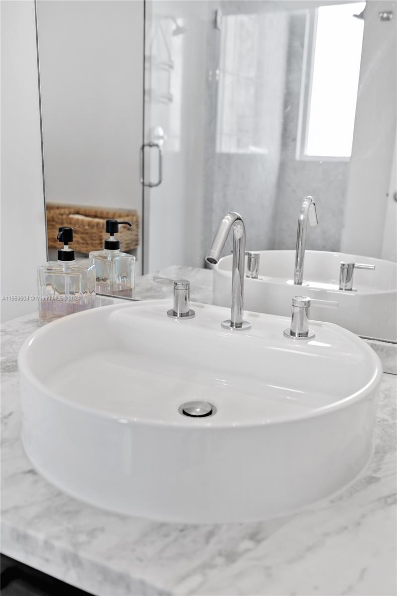 253 NE 2nd St 1802, Miami, Florida 33132, 1 Bedroom Bedrooms, ,2 BathroomsBathrooms,Residentiallease,For Rent,253 NE 2nd St 1802,A11568608