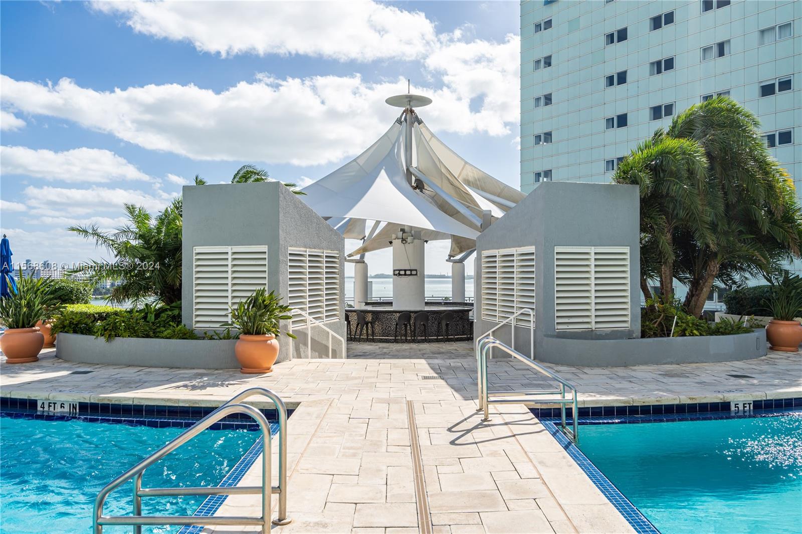 253 NE 2nd St 1802, Miami, Florida 33132, 1 Bedroom Bedrooms, ,2 BathroomsBathrooms,Residentiallease,For Rent,253 NE 2nd St 1802,A11568608