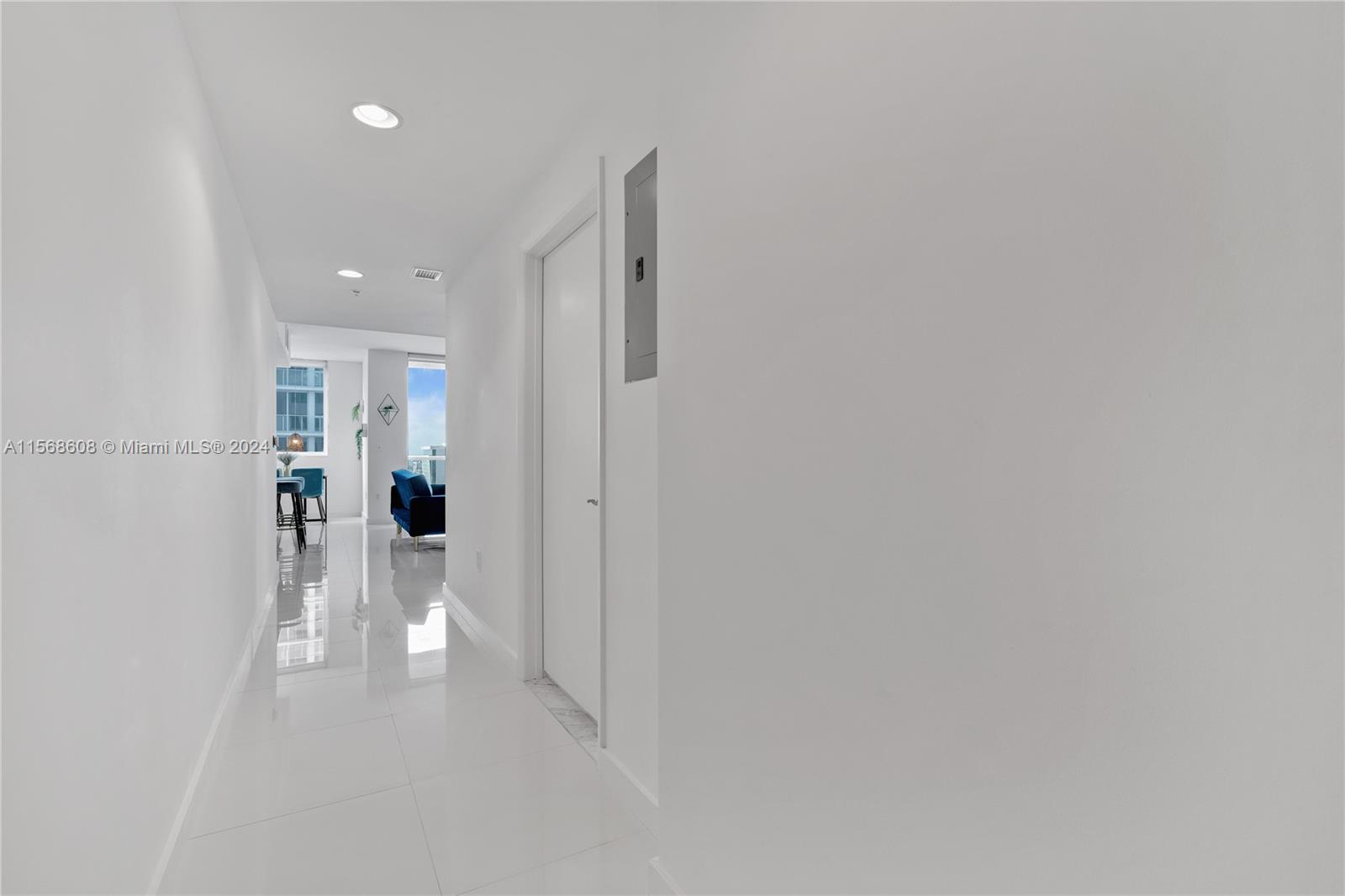 253 NE 2nd St 1802, Miami, Florida 33132, 1 Bedroom Bedrooms, ,2 BathroomsBathrooms,Residentiallease,For Rent,253 NE 2nd St 1802,A11568608