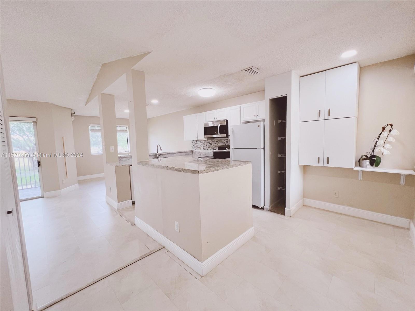 1099 Coral Club Dr 1099, Coral Springs, Florida 33071, 1 Bedroom Bedrooms, ,1 BathroomBathrooms,Residential,For Sale,1099 Coral Club Dr 1099,A11570356