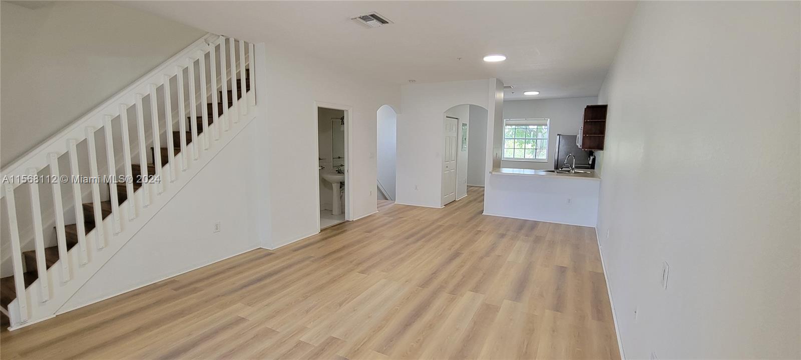 5640 NW 115th Ct 211, Doral, Florida 33178, 3 Bedrooms Bedrooms, ,2 BathroomsBathrooms,Residentiallease,For Rent,5640 NW 115th Ct 211,A11568112