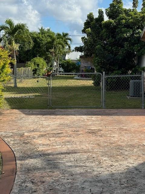 16980 SW 297th St A, Homestead, Florida 33030, 2 Bedrooms Bedrooms, ,1 BathroomBathrooms,Residentiallease,For Rent,16980 SW 297th St A,A11570237