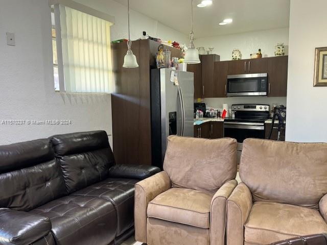 16980 SW 297th St A, Homestead, Florida 33030, 2 Bedrooms Bedrooms, ,1 BathroomBathrooms,Residentiallease,For Rent,16980 SW 297th St A,A11570237