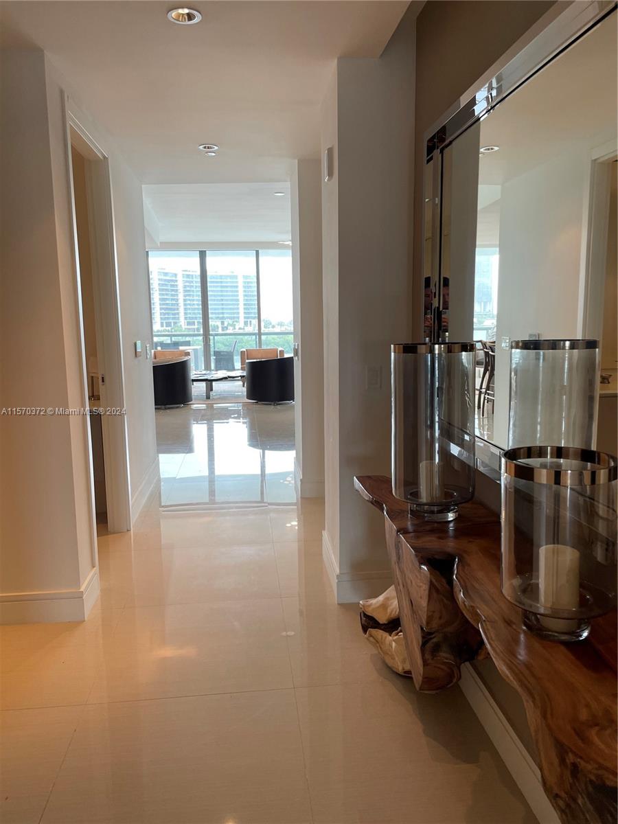 3300 NE 188th St 617, Aventura, Florida 33180, 3 Bedrooms Bedrooms, ,4 BathroomsBathrooms,Residentiallease,For Rent,3300 NE 188th St 617,A11570372