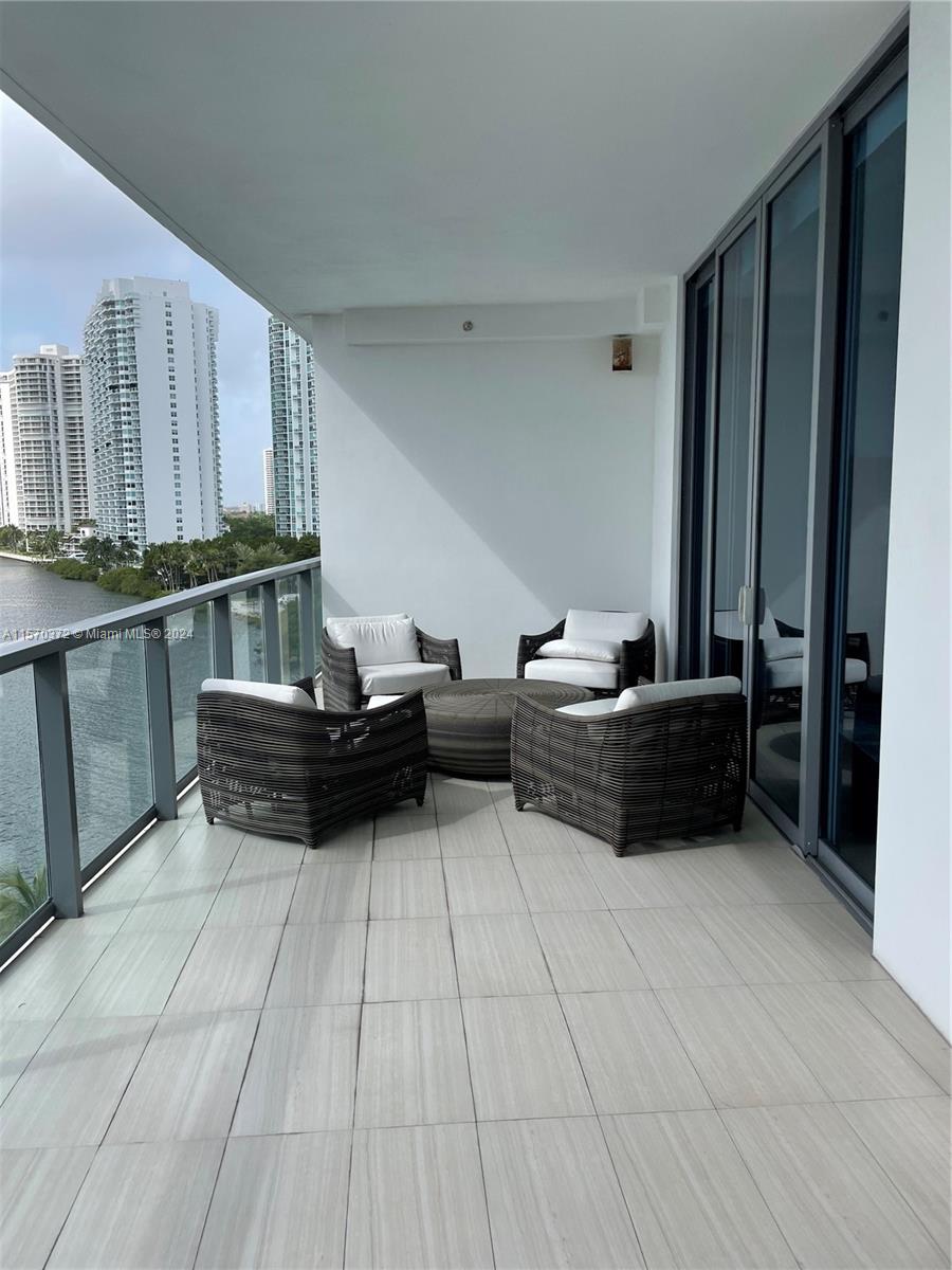 3300 NE 188th St 617, Aventura, Florida 33180, 3 Bedrooms Bedrooms, ,4 BathroomsBathrooms,Residentiallease,For Rent,3300 NE 188th St 617,A11570372