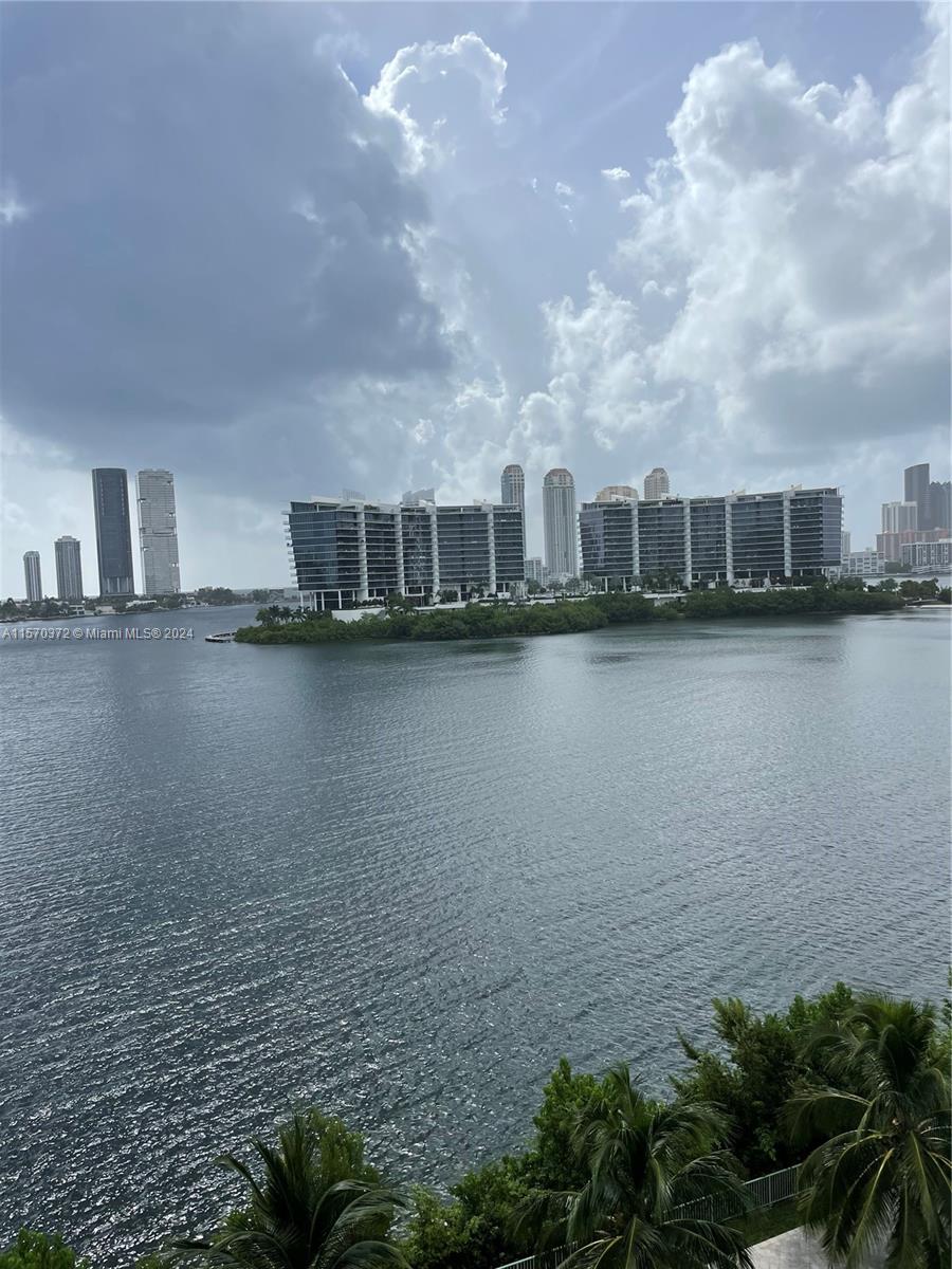 3300 NE 188th St 617, Aventura, Florida 33180, 3 Bedrooms Bedrooms, ,4 BathroomsBathrooms,Residentiallease,For Rent,3300 NE 188th St 617,A11570372