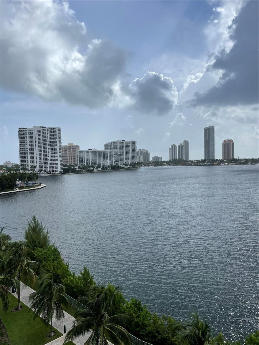 3300 NE 188th St 617, Aventura, Florida 33180, 3 Bedrooms Bedrooms, ,4 BathroomsBathrooms,Residentiallease,For Rent,3300 NE 188th St 617,A11570372