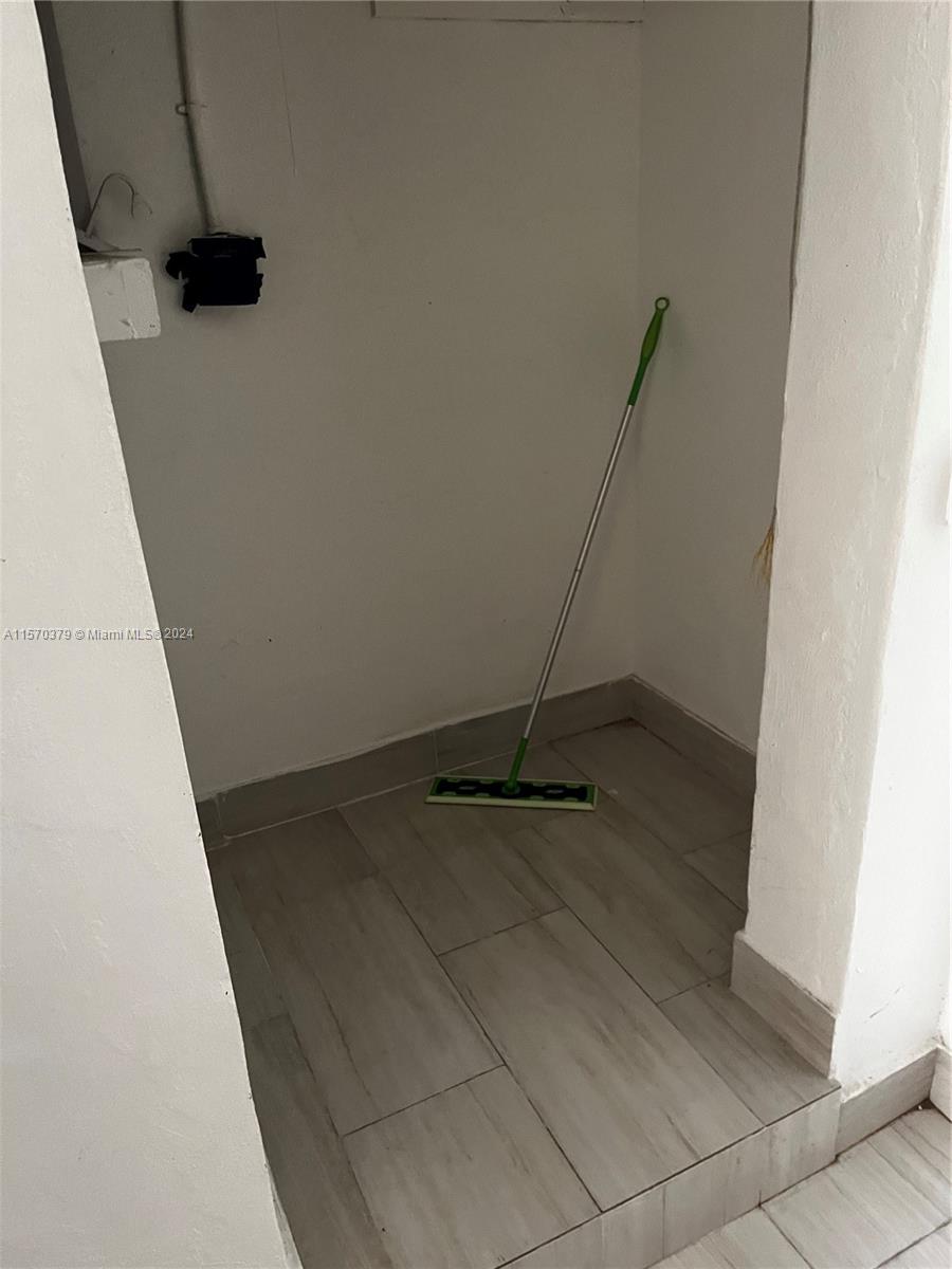 1941 NE 159th St 1, North Miami Beach, Florida 33162, 1 Bedroom Bedrooms, ,1 BathroomBathrooms,Residentiallease,For Rent,1941 NE 159th St 1,A11570379