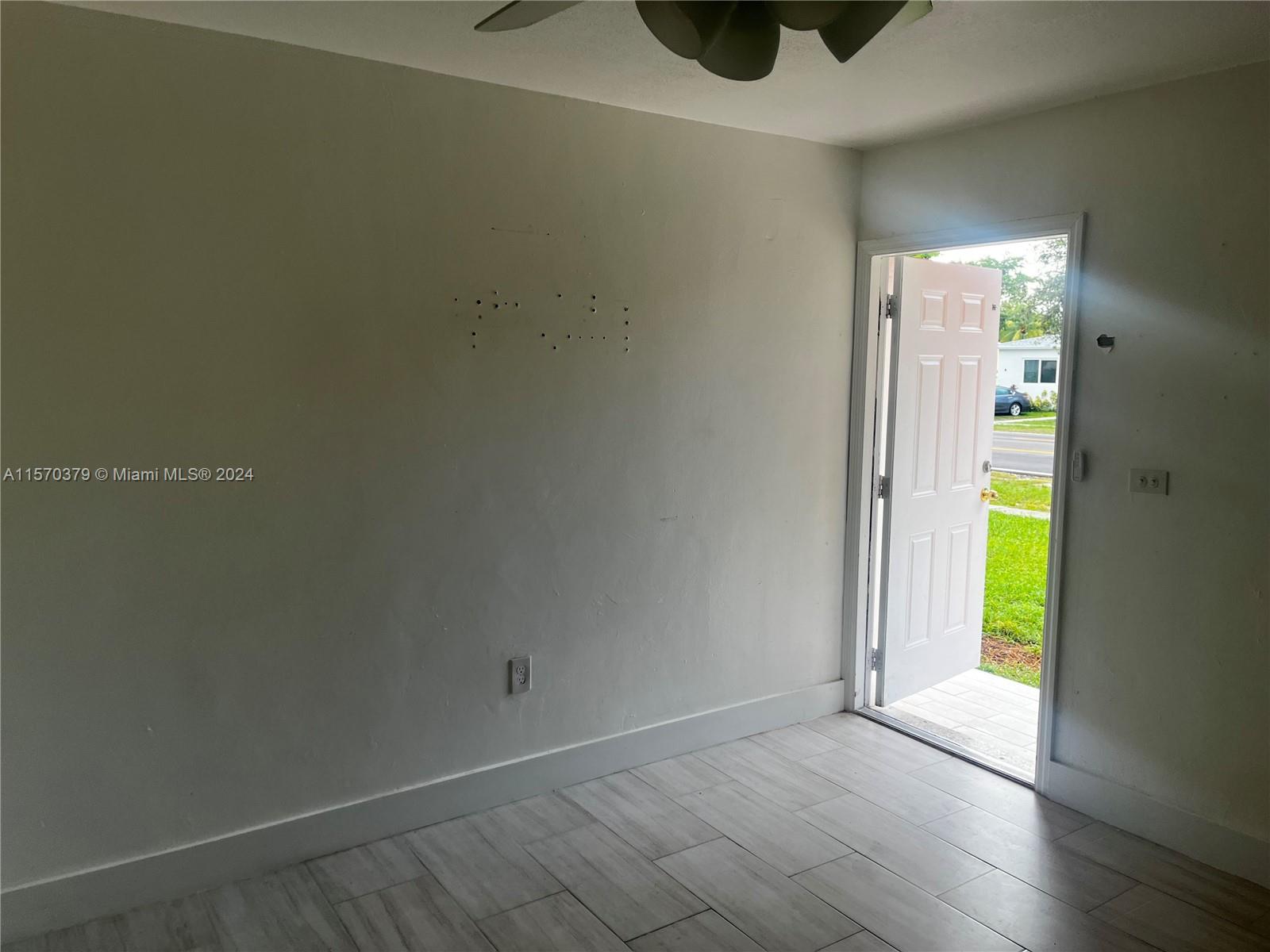 1941 NE 159th St 1, North Miami Beach, Florida 33162, 1 Bedroom Bedrooms, ,1 BathroomBathrooms,Residentiallease,For Rent,1941 NE 159th St 1,A11570379