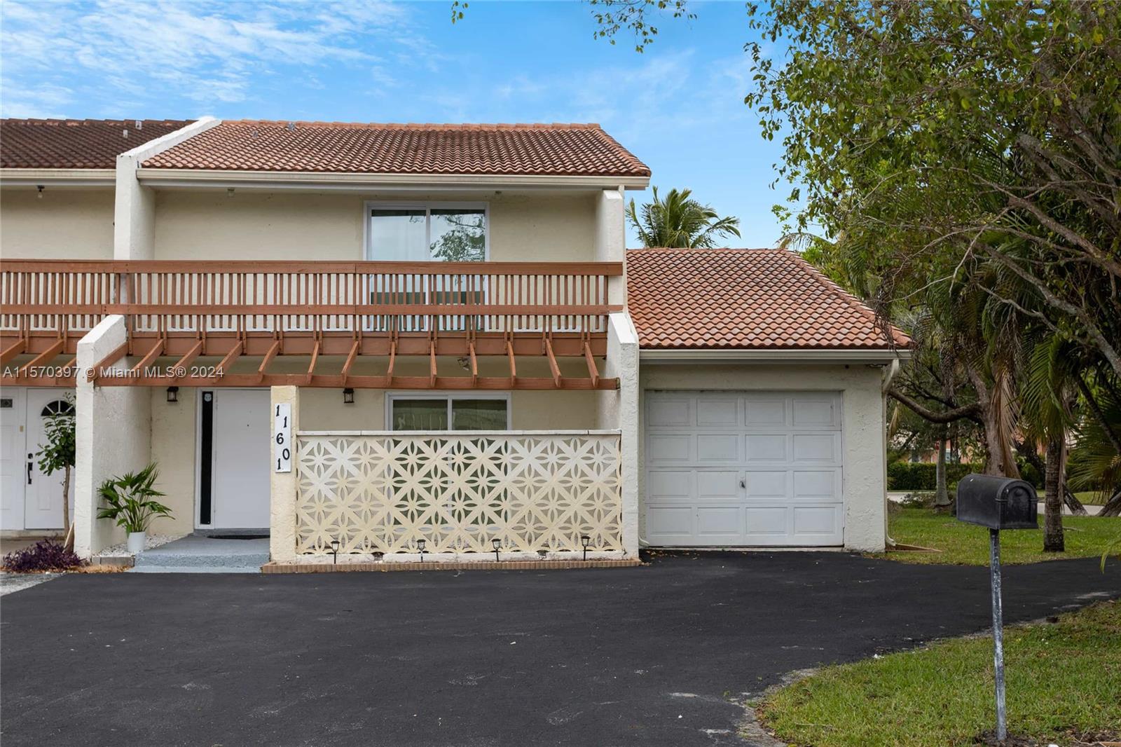 11601 NW 29th Ct 2E, Coral Springs, Florida 33065, 3 Bedrooms Bedrooms, ,2 BathroomsBathrooms,Residentiallease,For Rent,11601 NW 29th Ct 2E,A11570397