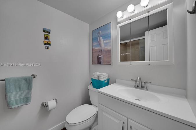 200 Leslie Dr 404, Hallandale Beach, Florida 33009, 1 Bedroom Bedrooms, ,2 BathroomsBathrooms,Residential,For Sale,200 Leslie Dr 404,A11567644