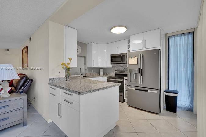 200 Leslie Dr 404, Hallandale Beach, Florida 33009, 1 Bedroom Bedrooms, ,2 BathroomsBathrooms,Residential,For Sale,200 Leslie Dr 404,A11567644