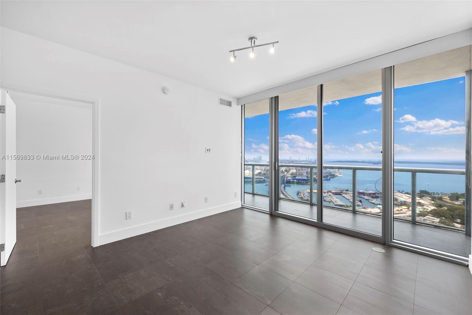 888 Biscayne Blvd 4104, Miami, Florida 33132, 2 Bedrooms Bedrooms, ,2 BathroomsBathrooms,Residentiallease,For Rent,888 Biscayne Blvd 4104,A11569833