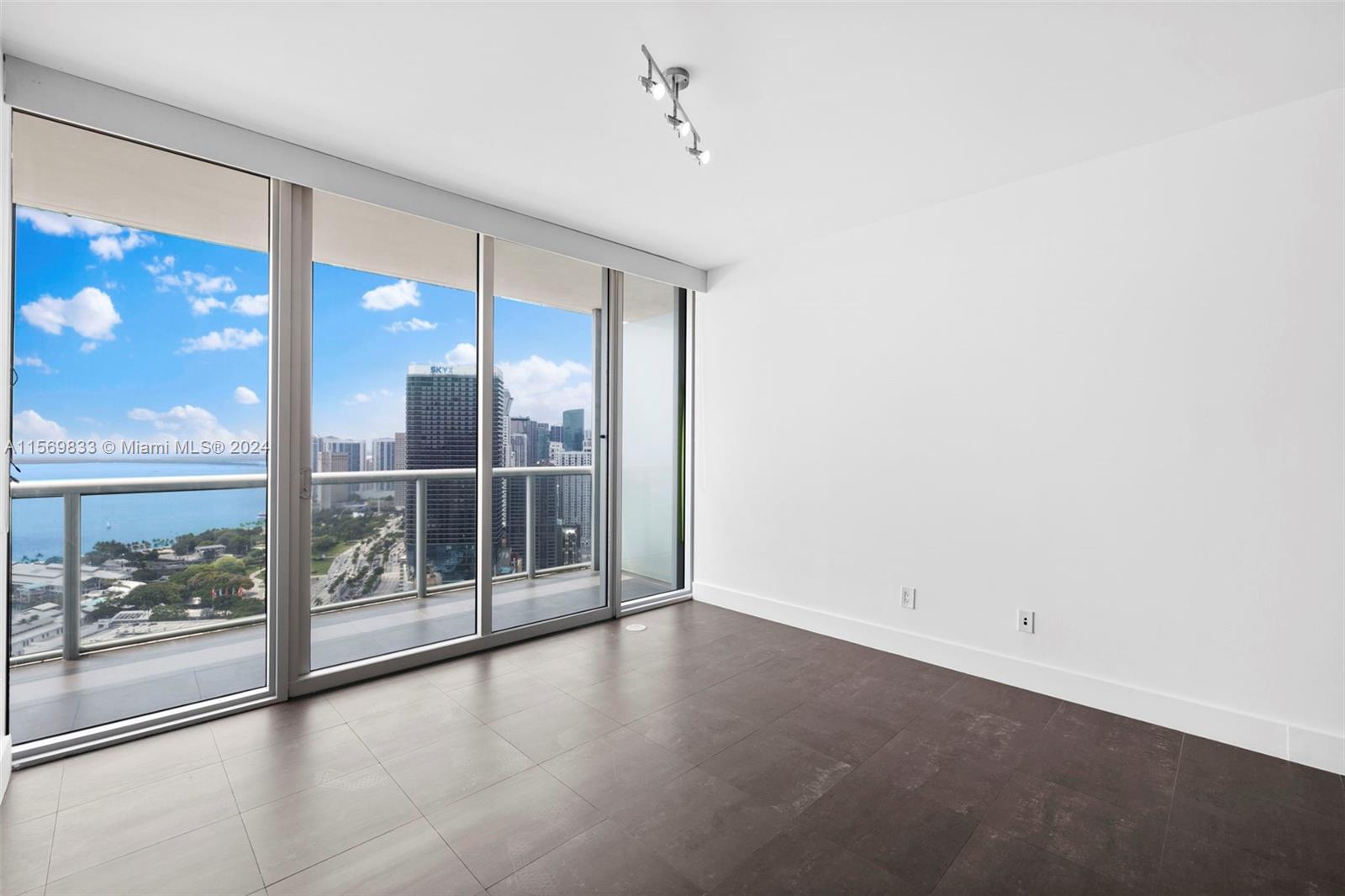 888 Biscayne Blvd 4104, Miami, Florida 33132, 2 Bedrooms Bedrooms, ,2 BathroomsBathrooms,Residentiallease,For Rent,888 Biscayne Blvd 4104,A11569833