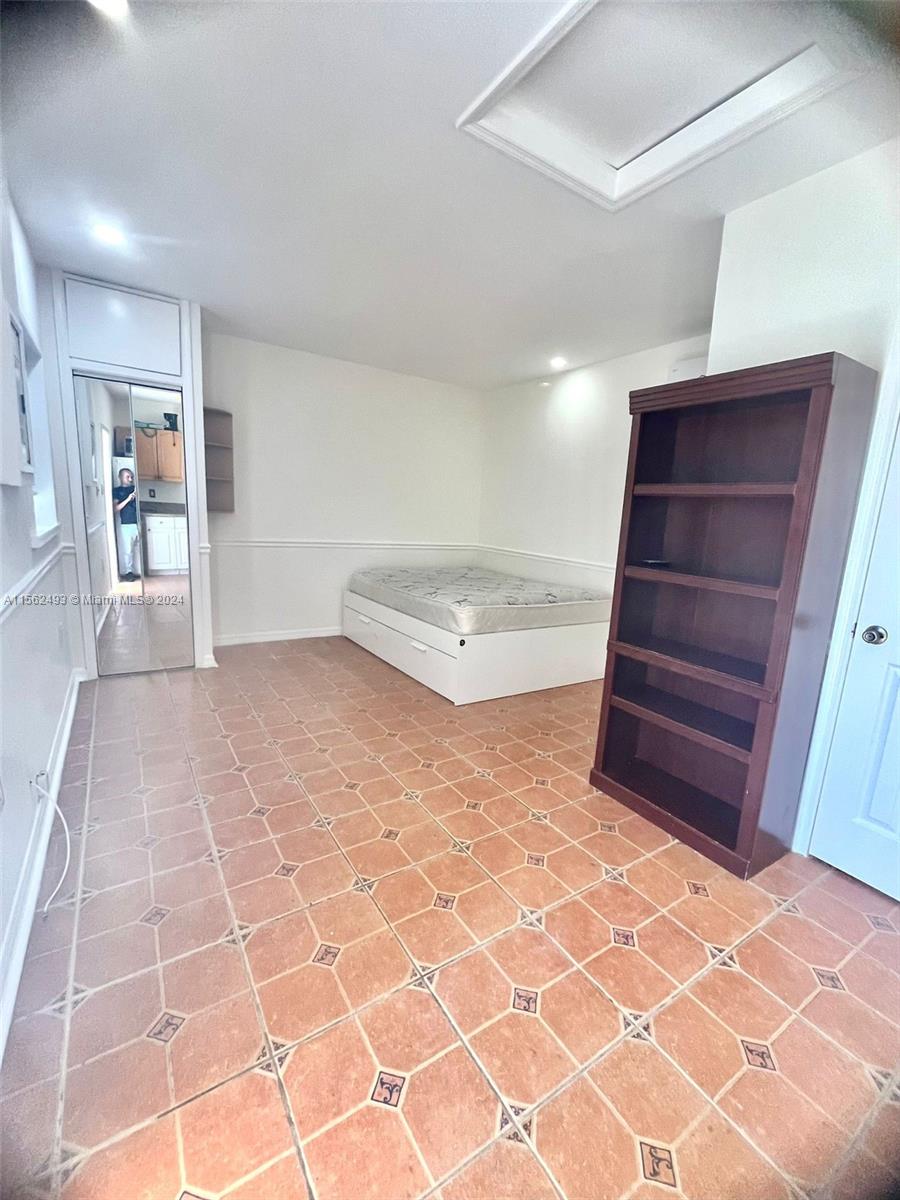 1601 NE 175 ST 2, North Miami Beach, Florida 33162, ,1 BathroomBathrooms,Residentiallease,For Rent,1601 NE 175 ST 2,A11562493