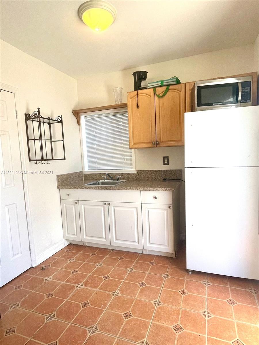 1601 NE 175 ST 2, North Miami Beach, Florida 33162, ,1 BathroomBathrooms,Residentiallease,For Rent,1601 NE 175 ST 2,A11562493
