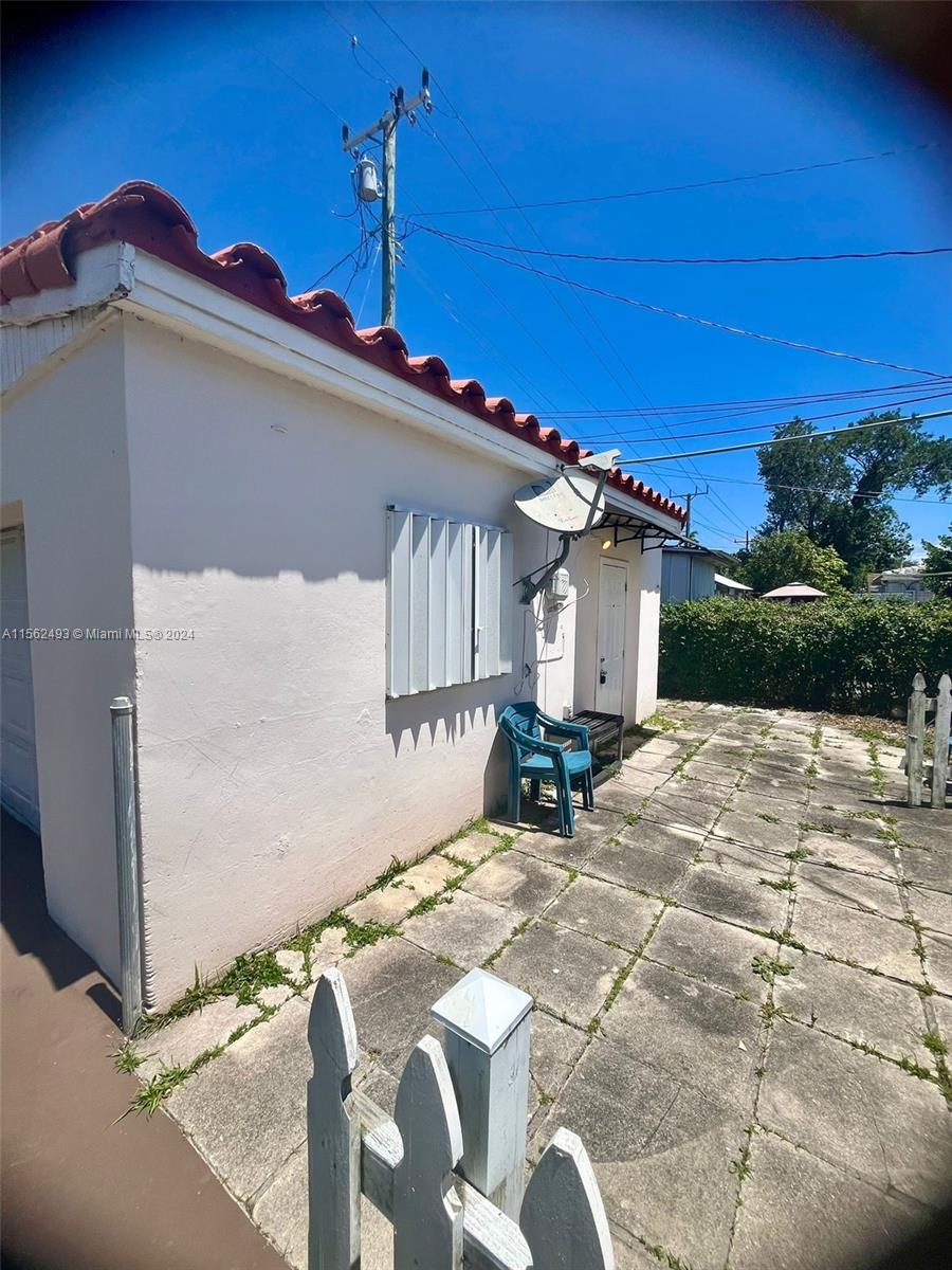 1601 NE 175 ST 2, North Miami Beach, Florida 33162, ,1 BathroomBathrooms,Residentiallease,For Rent,1601 NE 175 ST 2,A11562493