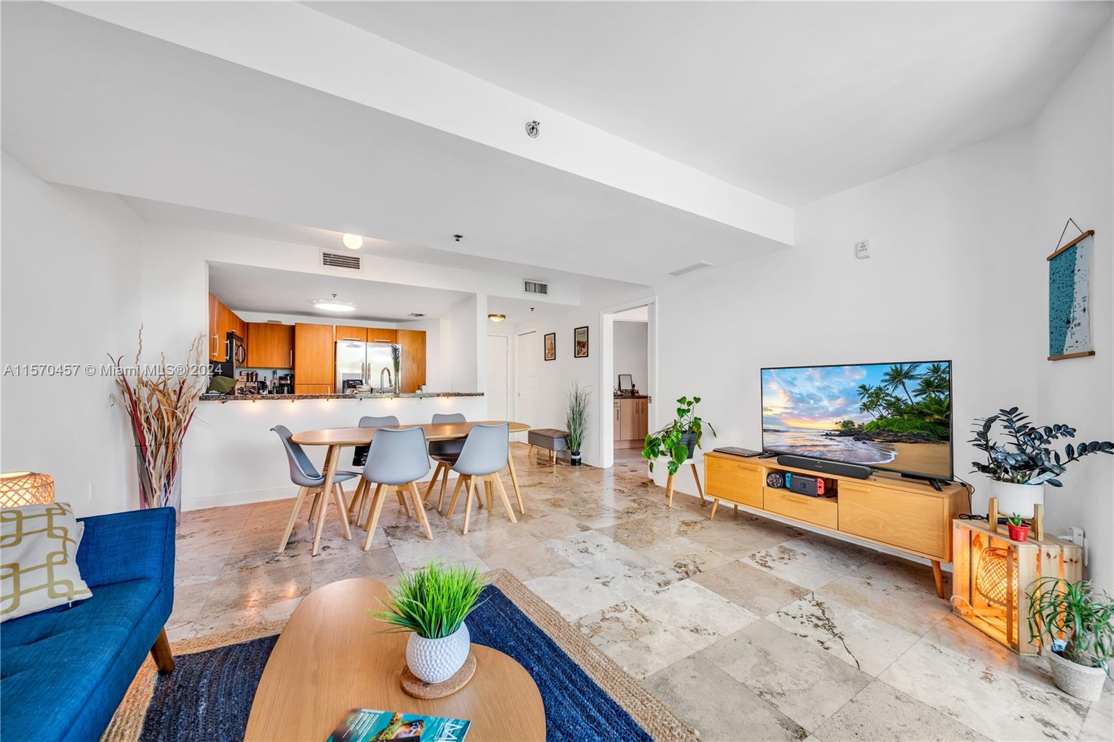 6362 Collins Ave 305, Miami Beach, Florida 33141, 1 Bedroom Bedrooms, ,1 BathroomBathrooms,Residentiallease,For Rent,6362 Collins Ave 305,A11570457