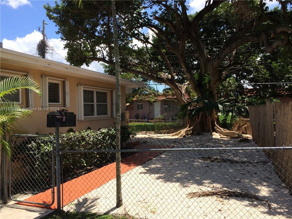 11346 SW 2 ST #REAR For Sale A11570473, FL
