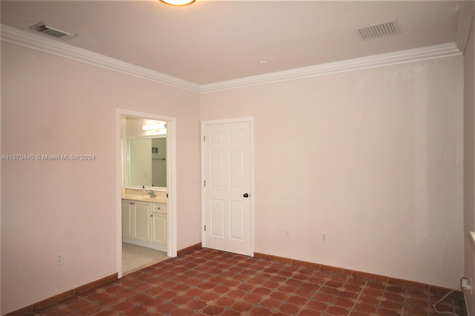 383 NE 27th Ter 101, Homestead, Florida 33033, 3 Bedrooms Bedrooms, ,2 BathroomsBathrooms,Residentiallease,For Rent,383 NE 27th Ter 101,A11570440