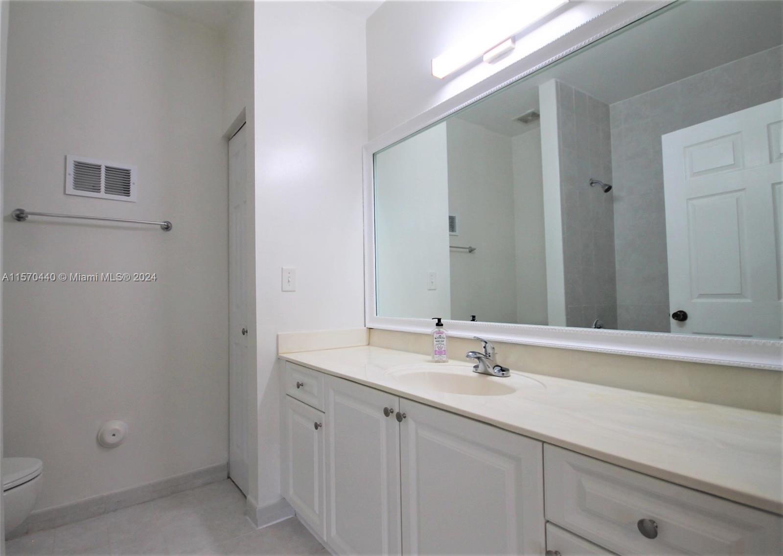 383 NE 27th Ter 101, Homestead, Florida 33033, 3 Bedrooms Bedrooms, ,2 BathroomsBathrooms,Residentiallease,For Rent,383 NE 27th Ter 101,A11570440