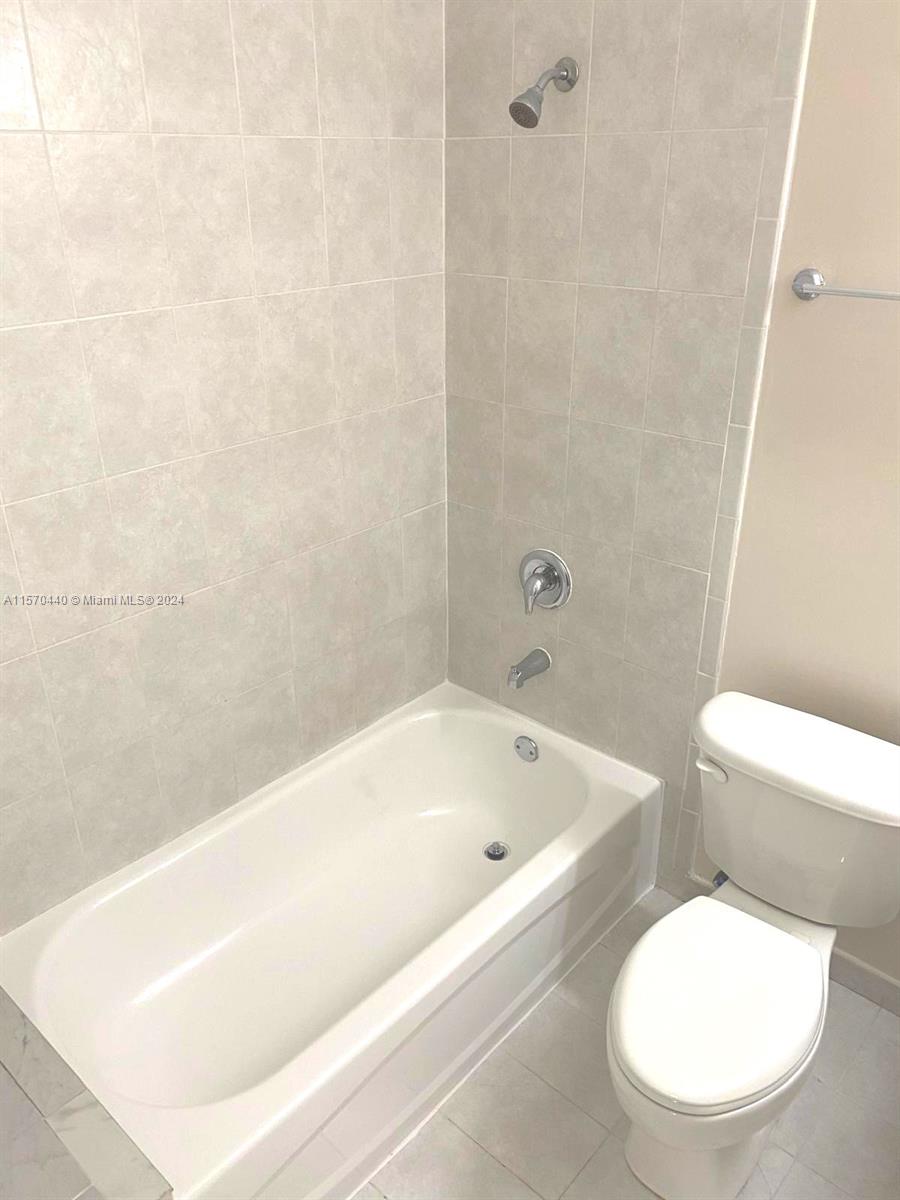 383 NE 27th Ter 101, Homestead, Florida 33033, 3 Bedrooms Bedrooms, ,2 BathroomsBathrooms,Residentiallease,For Rent,383 NE 27th Ter 101,A11570440