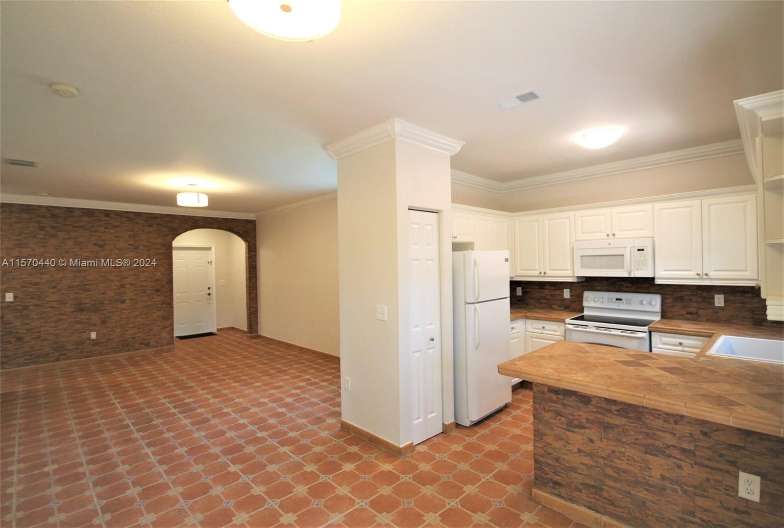 383 NE 27th Ter 101, Homestead, Florida 33033, 3 Bedrooms Bedrooms, ,2 BathroomsBathrooms,Residentiallease,For Rent,383 NE 27th Ter 101,A11570440